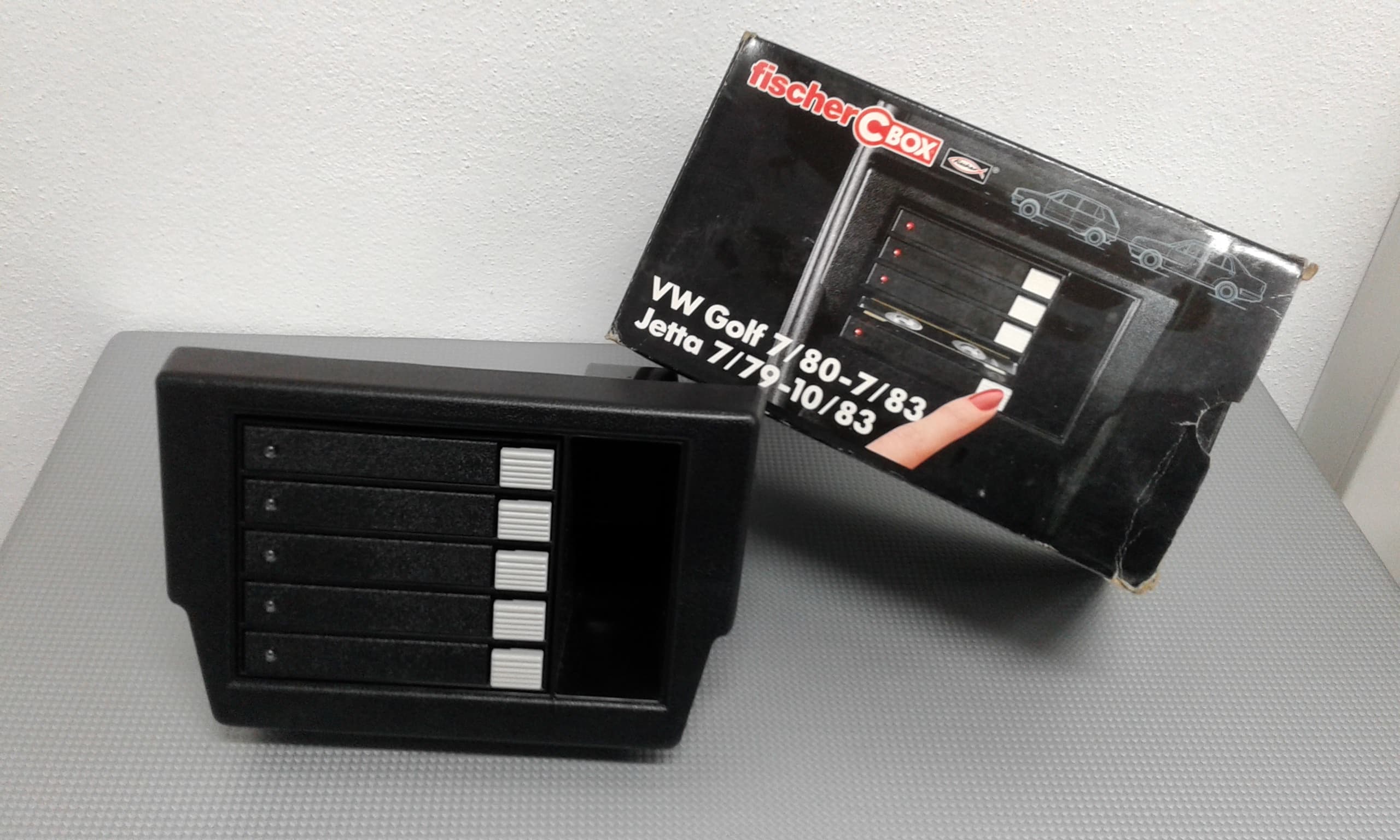 Portacassette Volkswagen Golf / Jetta 1980 – 1983 Portacassette Volkswagen Golf / Jetta 1980 – 1983